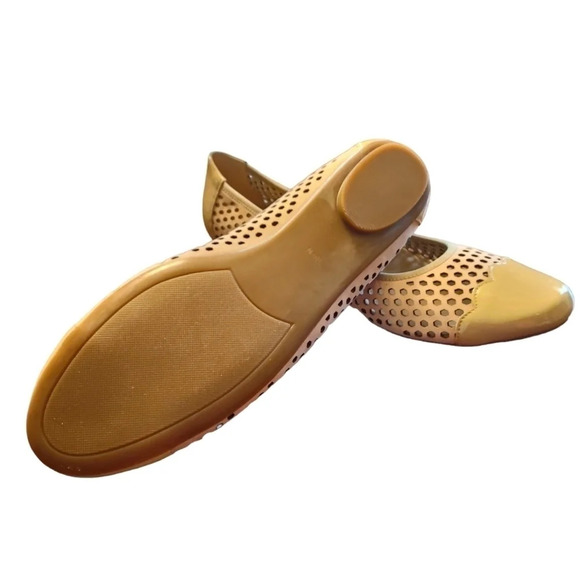 Vaneli Leather Perforated Flats NWOB ๐ - Picture 7 of 13